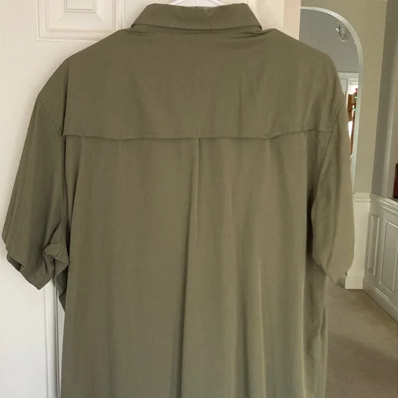 New: Set of Three Poncho Short Sleeve Performance Shirts. Size XL - Picture 15 of 16